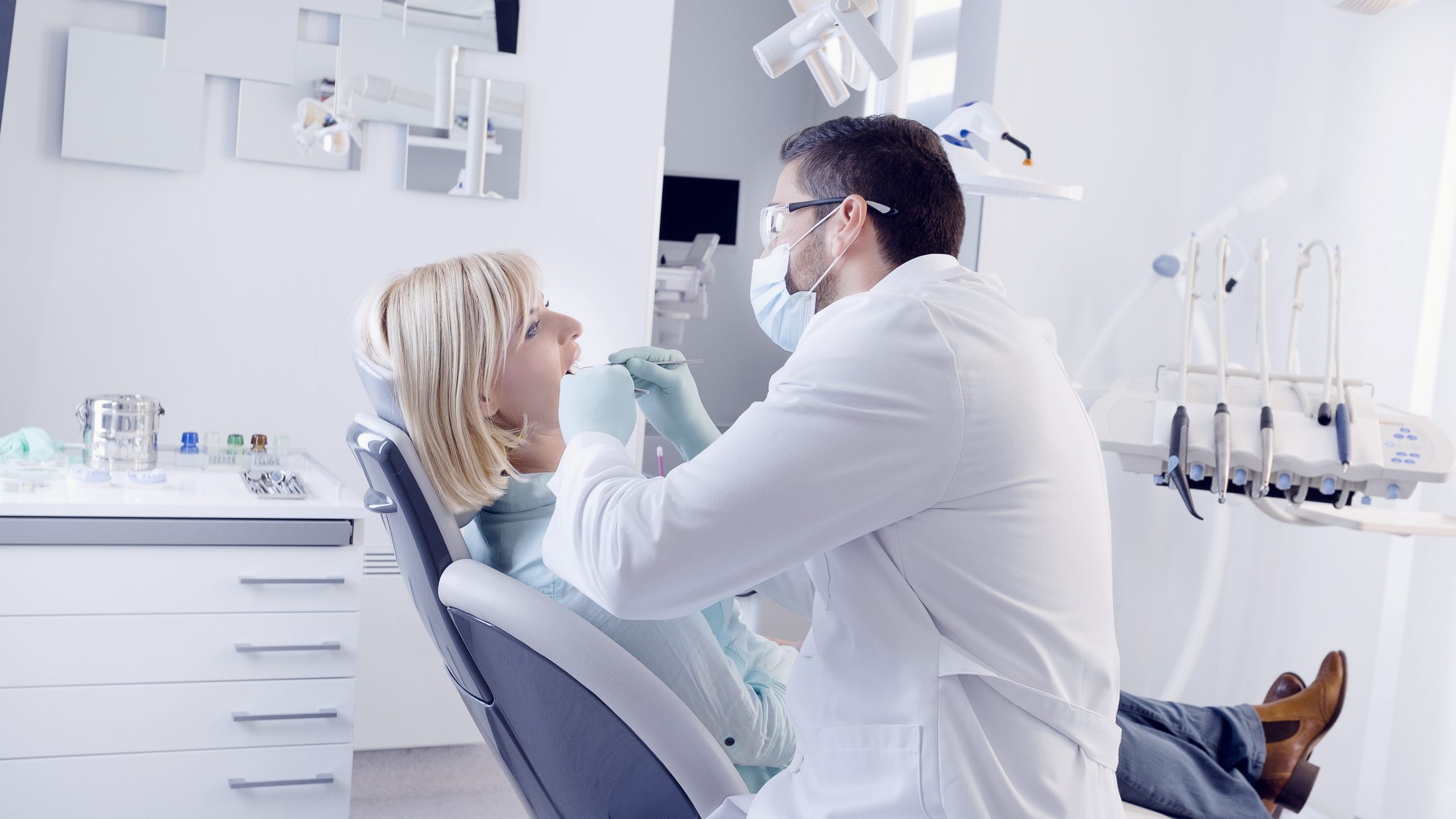 Dentist in Lamont, CA