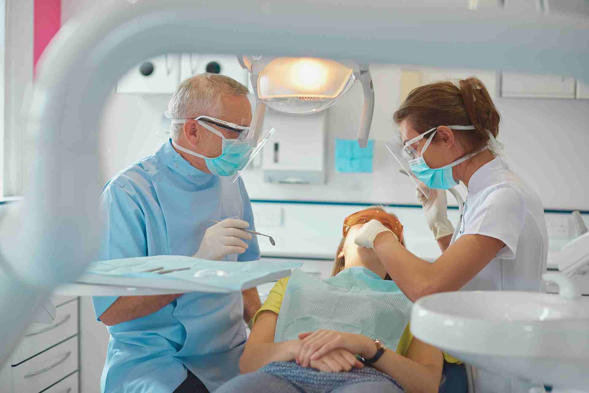 Dentist in Lamont, CA